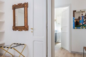 Apartemen Superior, pemandangan kota | 1 kamar tidur, ruang kerja ramah laptop, dan setrika/meja setrika