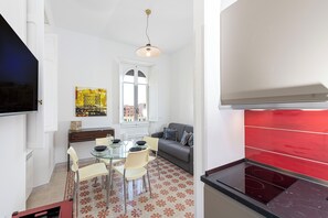 Superior-Apartment, Stadtblick | Eigene Küche | Kühlschrank, Mikrowelle, Herdplatte, Wasserkocher