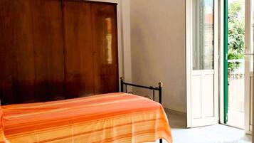 3 Schlafzimmer, Bügeleisen/Bügelbrett, Bettwäsche