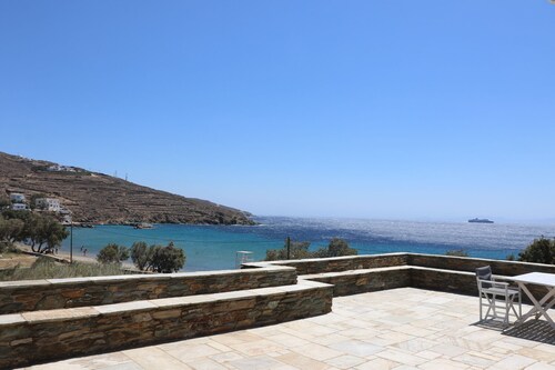 Greece-Cyclades-Tinos _Appartment with large terrace sea view 3min beach 