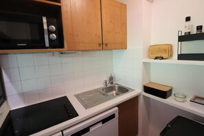 Fridge, microwave, dishwasher - 100m from resort center, 2nd floor, balcony, 23m², Tignes (Tignes)