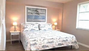 2 室のベッドルーム、デスク、アイロン / アイロン台、WiFi