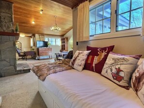 11 bedrooms, desk, iron/ironing board, travel cot