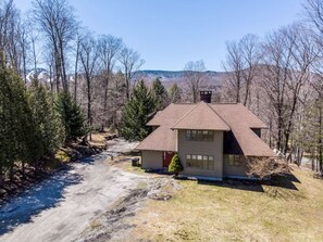 Exterior - Bearities - 2 homes, sleeps 28, hot tubs, grills! (Killington)