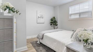 1 bedroom, desk, iron/ironing board, free WiFi