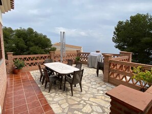 Outdoor dining - Casa Al Alba (AN)