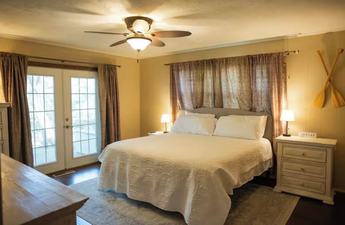 4 bedrooms, WiFi, bed sheets