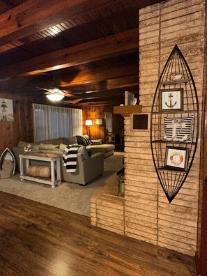 Smart-TV, fotballspill og bøker