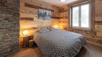 4 slaapkamers, reisbedje, wifi, beddengoed