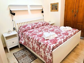 2 bedrooms, iron/ironing board, free WiFi, bed sheets - Scilla appartamento Marina Grande solo 40 mt dal mare (appartamento Salina) (Scilla)