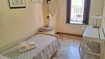 2 camere, ferro/asse da stiro, Wi-Fi gratuito, lenzuola