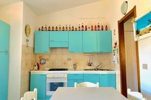 Private kitchen - 1 Bedroom Apartment in Limpiddu (Limpiddu)