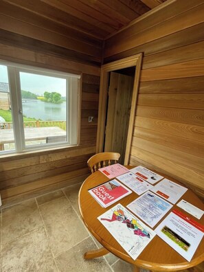 Interior - Larch Lodge - Idyllically situated Lakeside & private hot tub fishing riding (Northumberland)