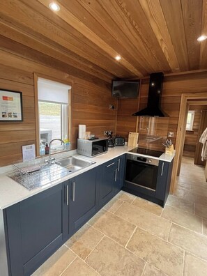 雪櫃、微波爐、焗爐、咖啡機/沖茶器