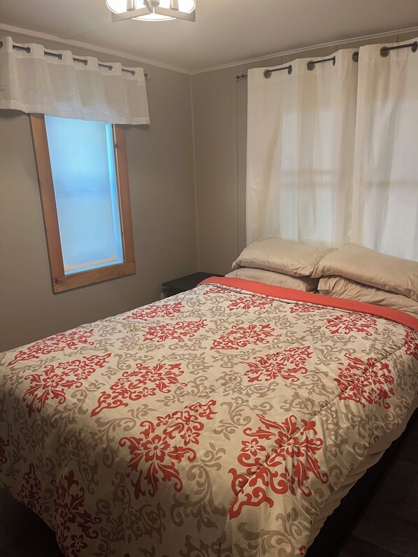 2 bedrooms, WiFi, bed sheets