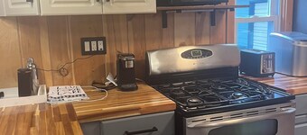 Lexington Cottage with Beach Access Sleeps 6-8