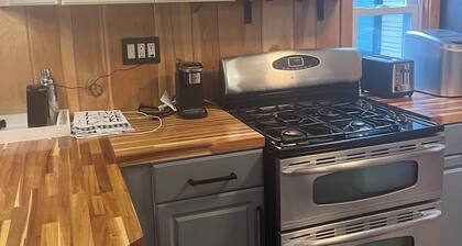 Lexington Cottage with Beach Access Sleeps 6-8