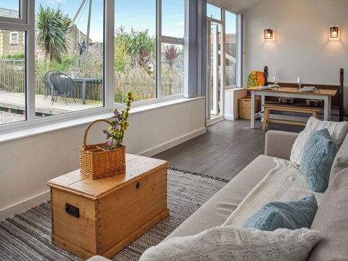 2 bedroom accommodation in Bacton