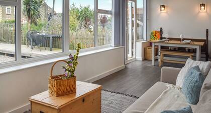 2 bedroom accommodation in Bacton