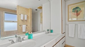 Hårtørrer, håndklæder