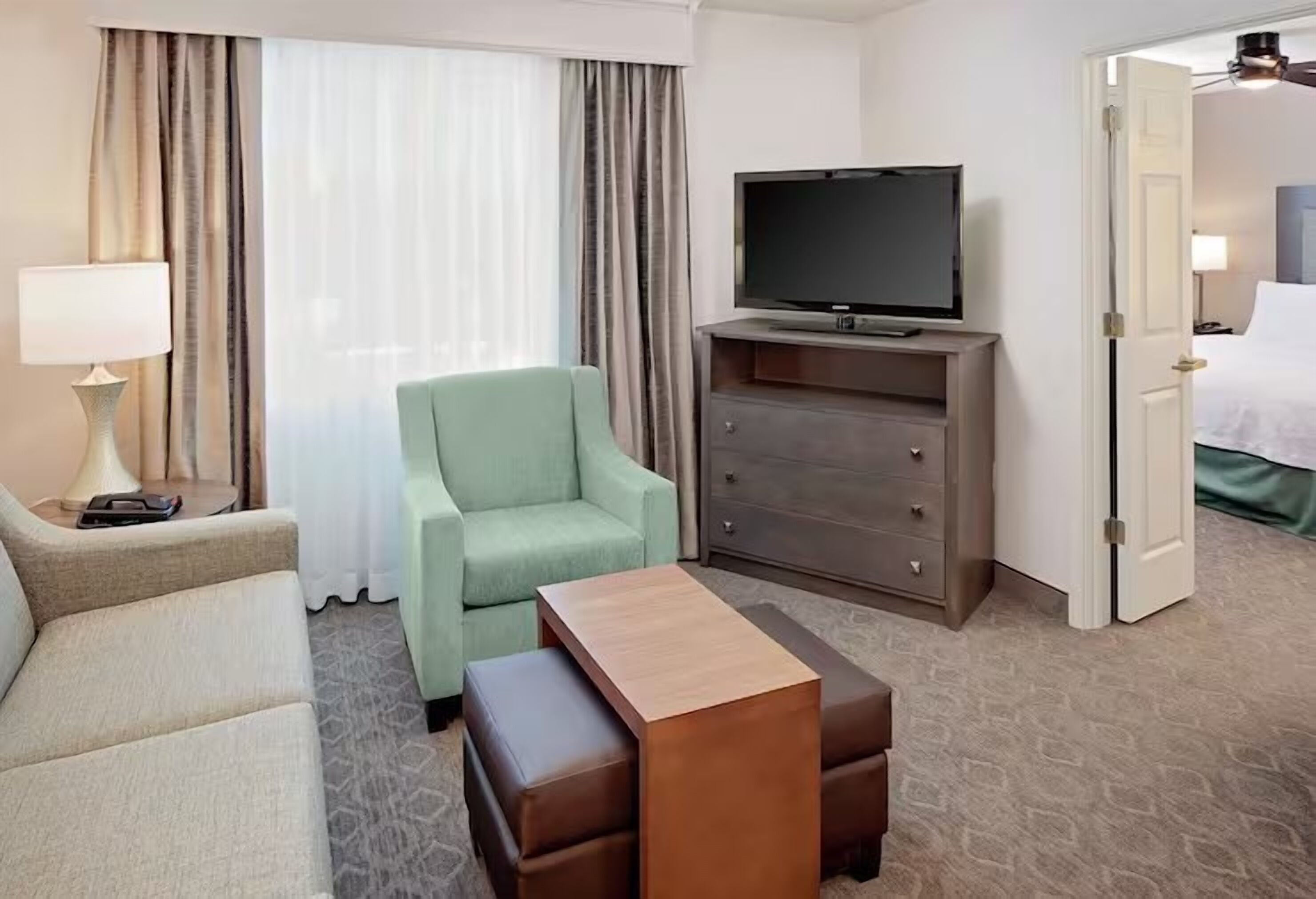 Perfect Couple Stay Right Off I-35 | Outdoor Pool & Complimentary Breakfast