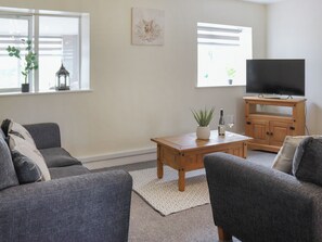 Living area - 3 bedroom accommodation in Rhoshirwaen, near Aberdaron (Rhoshirwaen, near Aberdaron)