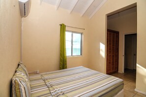 3 bedrooms, iron/ironing board, WiFi, bed sheets - Ocean View Elegance (Anse La Raye)