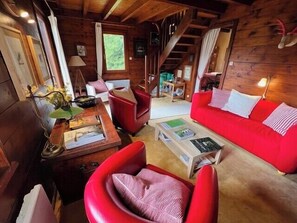 TV - Little Paradise hidden from view :) (Liézey)