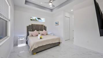 3 habitaciones, tabla de planchar con plancha, wifi y ropa de cama