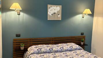 1 slaapkamer, een strijkplank/strijkijzer, wifi, beddengoed