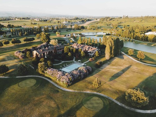 Experia Golf Loft - One Bedroom Apartment, Sleeps 4