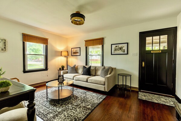 Smart TV - Speedway "Finish Line" House (Indianapolis)