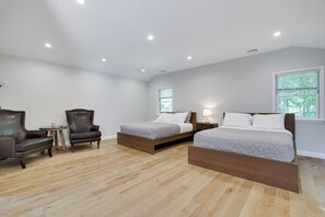 4 bedrooms, iron/ironing board, free WiFi, bed sheets