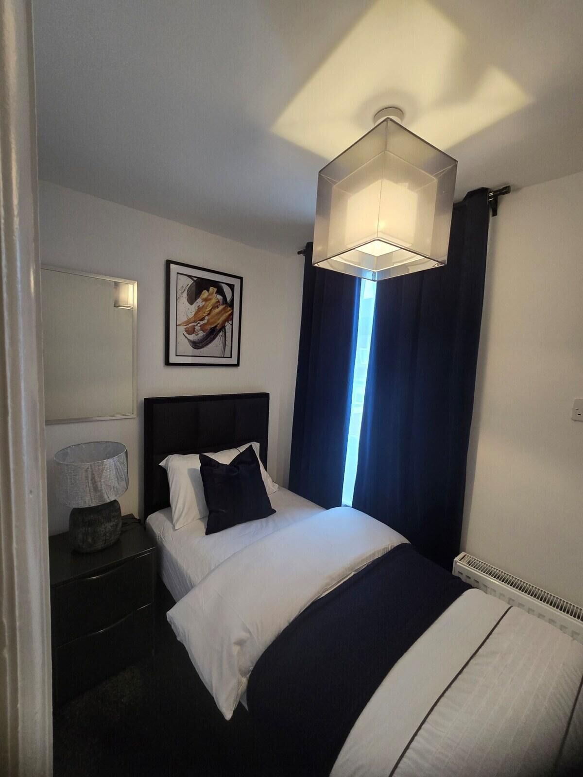 Casa | 4 quartos, Wi-Fi de cortesia, roupa de cama