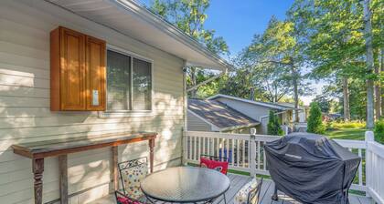 Spacious 5-Bedroom House in Rockville Fast WiFi, Gaming Area & Fenced Yard
