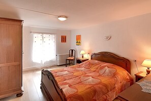 3 sovrum och strykjärn/strykbräda