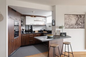 Fridge, microwave, oven, dishwasher - Namasté - Bel appt pour 5 avec terrasse, parking (Rennes)