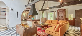 Mas Blanc Monfaucon - Grande maison avec piscine