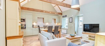 2 bedroom accommodation in Ayr