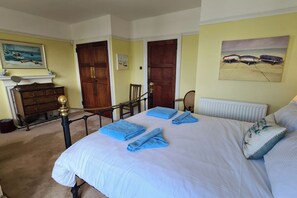 5 bedrooms, free WiFi, bed sheets