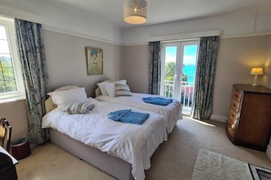 5 bedrooms, free WiFi, bed sheets