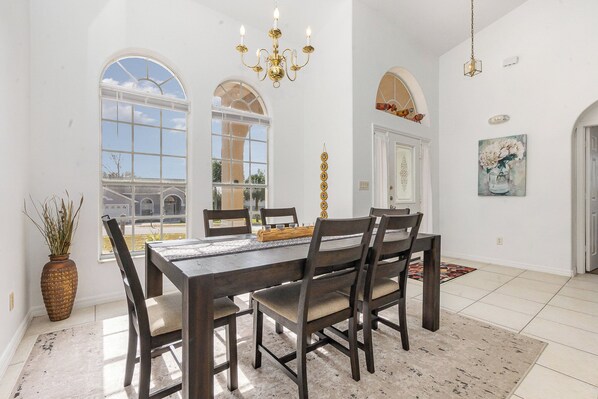 Dining - Dog-Friendly!  Near Disney with Pool (Clermont)