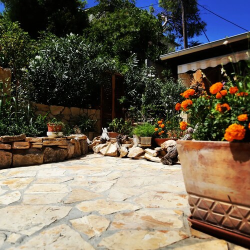 Villa Lapis Vis - Treat yourself with the vacation you deserve!
