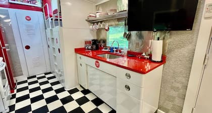 1950's themed couples caboose on a bison ranch. Pet-Friendly!