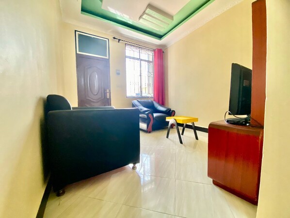 Living area - Homestay Apartment 2 (Dar es salaam)