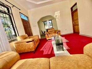 Living area - Homestay Apartment 2 (Dar es salaam)