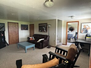 Living area - Prolific View on River w/ Hot Tub. Fishing Boat available. Golf. 7.5 acres  (Great Falls)