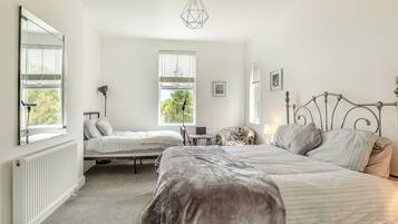 3 bedrooms, free WiFi, bed sheets