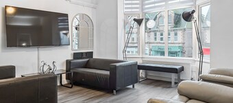 Discover a spacious holiday home in Paignton, Devon, accommodating ten guests.