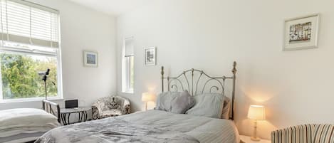 3 bedrooms, free WiFi, bed sheets